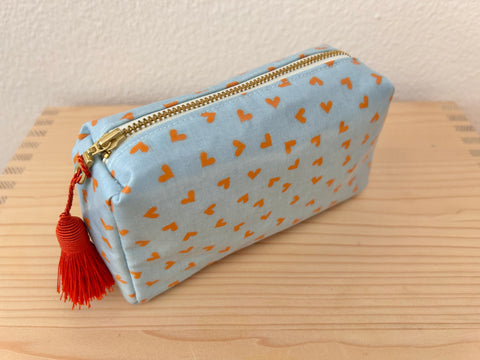 Necessaire hellblau mit Herzen